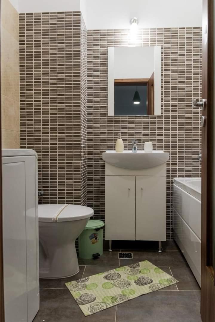Confort' By J Iasi Room photo