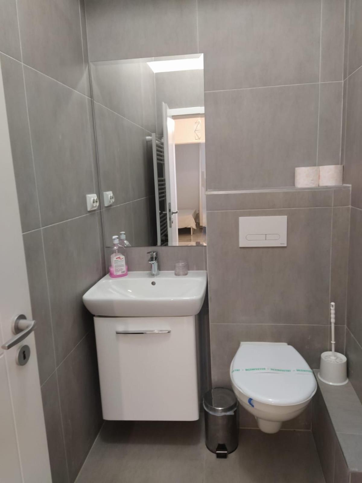 Confort' By J Iasi Room photo