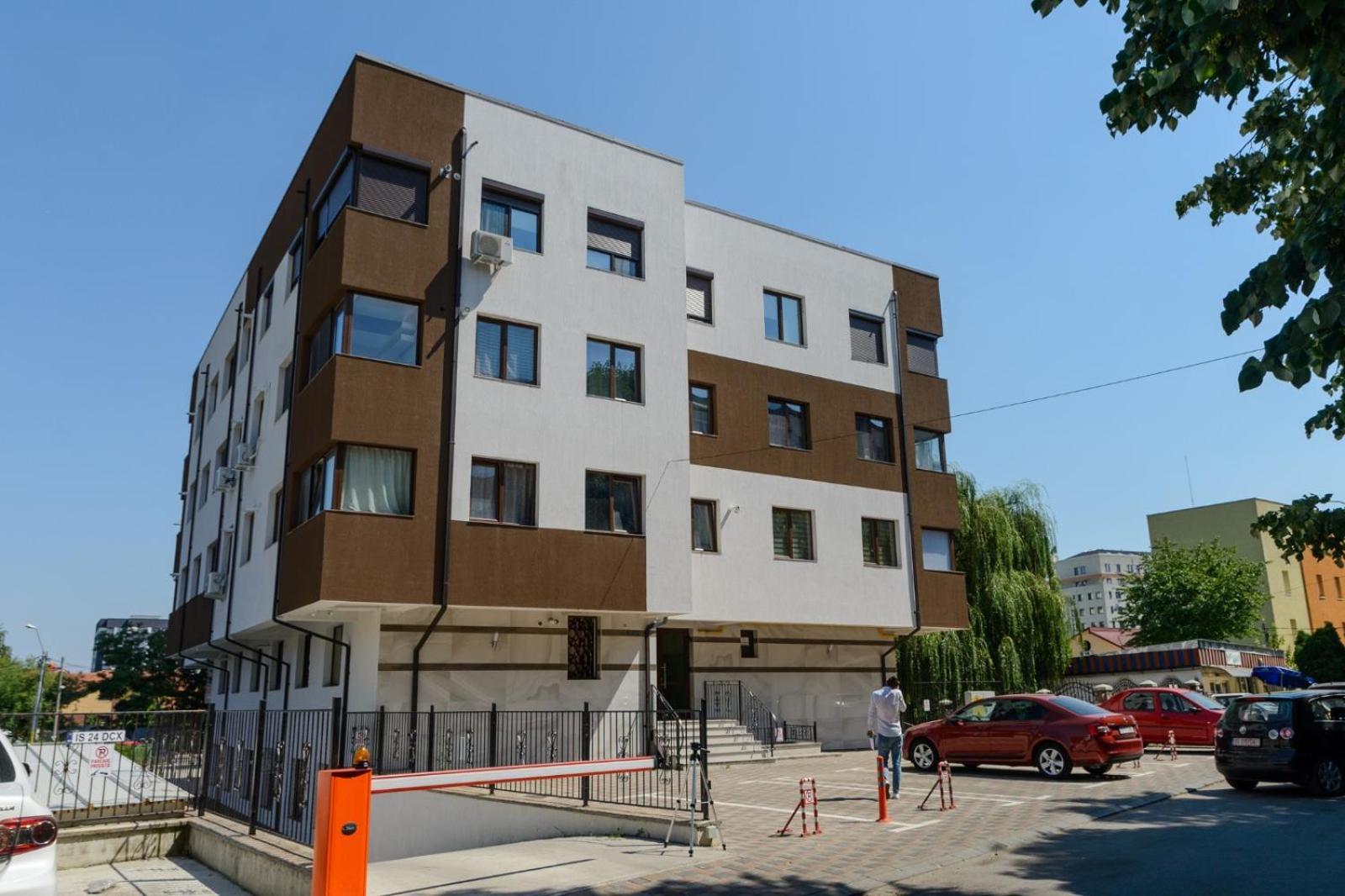 Confort' By J Iasi Room photo